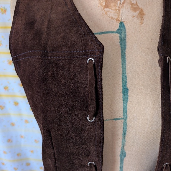 Vintage Brown Suede Vest - Picture 8 of 9
